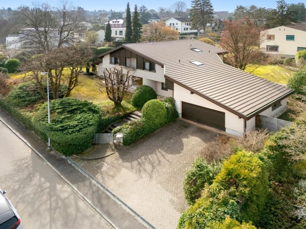 Eine der schönsten Grundstücke in Binningen - Villa mit Entwicklungspotenzial 19