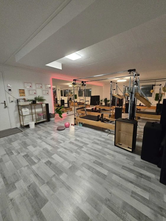 GROSSZÜGIG AN TOLLER LAGE FÜR IHRE GESCHÄFTSIDEE 8