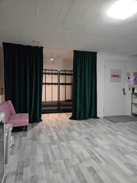 GROSSZÜGIG AN TOLLER LAGE FÜR IHRE GESCHÄFTSIDEE 7