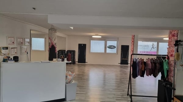 GROSSZÜGIG AN TOLLER LAGE FÜR IHRE GESCHÄFTSIDEE 5