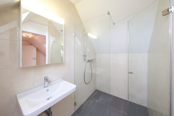 WUNDERSCHÖNE DACHGESCHOSSWOHNUNG IM LÄNDLICHEN OBFELDEN 10