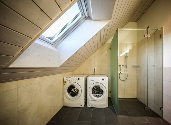 WUNDERSCHÖNE DACHGESCHOSSWOHNUNG IM LÄNDLICHEN OBFELDEN 9