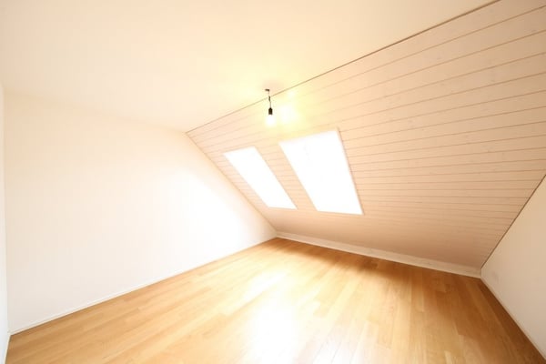 WUNDERSCHÖNE DACHGESCHOSSWOHNUNG IM LÄNDLICHEN OBFELDEN 7