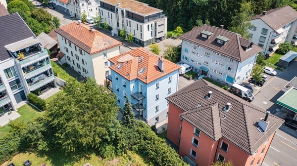 MODERNE WOHNUNG IM ERDGESCHOSS 12