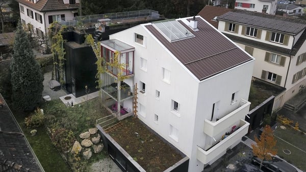 GROSSZÜGIGER HOBBY-/ BASTELRAUM MIT EIGENER KÜCHE UND BAD 6