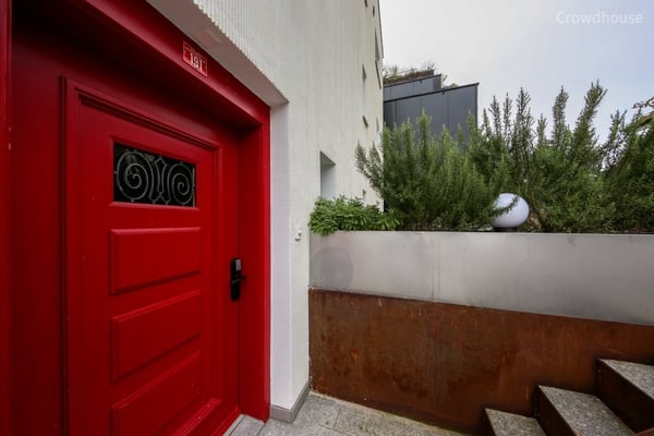 GROSSZÜGIGER HOBBY-/ BASTELRAUM MIT EIGENER KÜCHE UND BAD 7