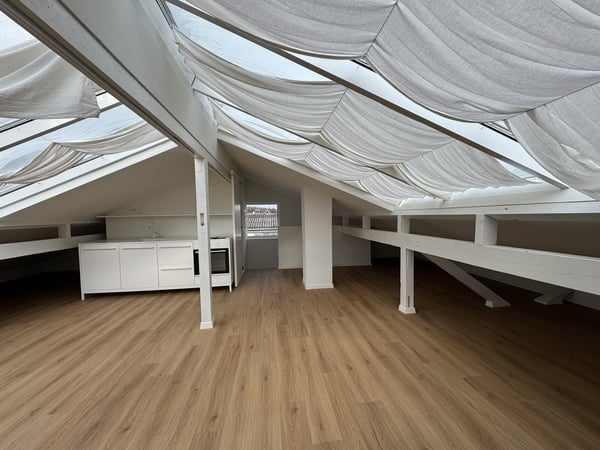 GROSSZÜGIGER HOBBY-/ BASTELRAUM MIT EIGENER KÜCHE UND BAD 4