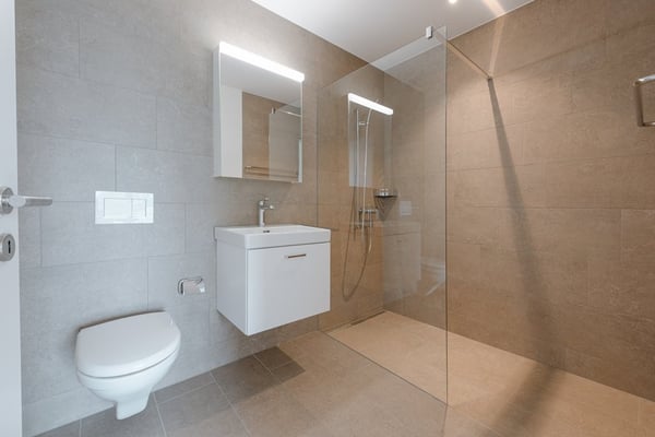 MODERNE WOHNUNG AN RUHIGER LAGE 10