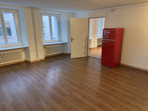 GROSSZÜGIGE WOHNUNG MIT GALERIE 3