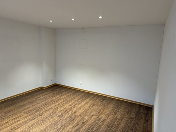 GROSSZÜGIGE WOHNUNG MIT GALERIE 6