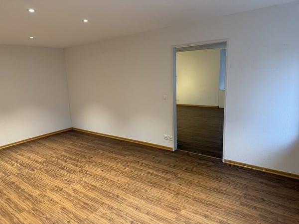 GROSSZÜGIGE WOHNUNG MIT GALERIE 5