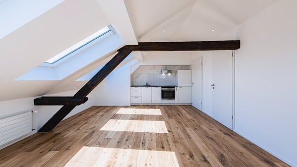 TOLLE DACHWOHNUNG SUCHT NACHMIETER- 1- MIETZINS GESCHENKT 2