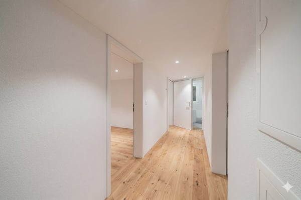 MODERN SANIERTE WOHNUNG MIT HISTORISCHE…