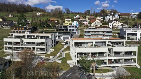 GEMÜTLICHE 2.5 ZIMMER-WOHNUNG IN ANGLIKON 5