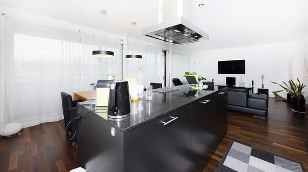 MODERNE WOHNUNG MIT GROSSEM BALKON 2