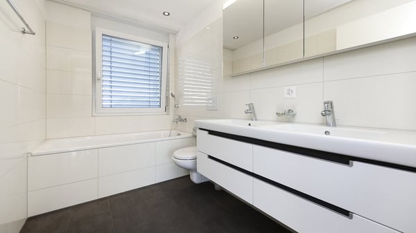 TOLLE 4.5 ZIMMER WOHNUNG MIT ZWEI BALKONEN ZU VERMIETEN 11