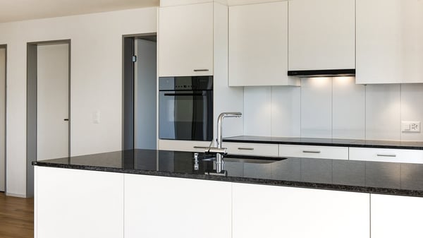 TOLLE 4.5 ZIMMER WOHNUNG MIT ZWEI BALKONEN ZU VERMIETEN 2