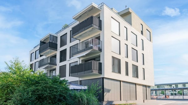 MODERN UND GROSSZÜGIG -ZENTRAL GELEGEN 2
