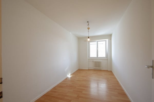 GROSSZÜGIGE WOHNUNG AN BESTER LAGE ZU VERMIETEN 6