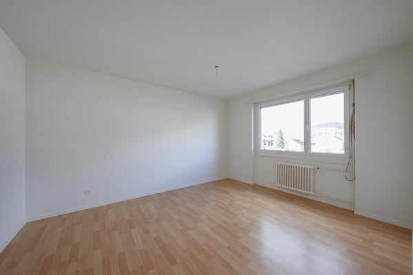 GROSSZÜGIGE WOHNUNG AN BESTER LAGE ZU VERMIETEN 4