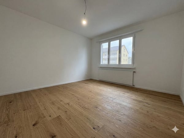 ERSTVERMIETUNG NACH UMBAU - 2.5 ZIMMER-WOHNUNG 2