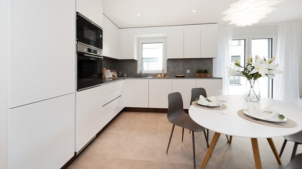 MODERN MIT GROSSZÜGIGEM BALKON 5