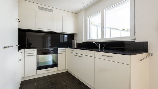 GEMÜTLICHE WOHNUNG AN RUHIGER LAGE ZU VERMIETEN 3