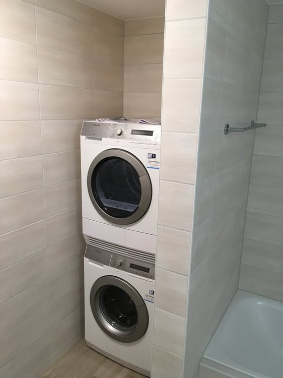 GROSSZÜGIGE UND MODERNE 2.5 ZIMMER-WOHNUNG IN REINACH AG 6