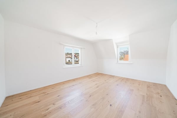 CHARMANTE DACHWOHNUNG AN ZENTRALER LAGE ZU VERMIETEN 6