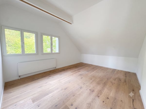 SANIERTE CHARMANTE DACHWOHNUNG ZU VERMIETEN 4