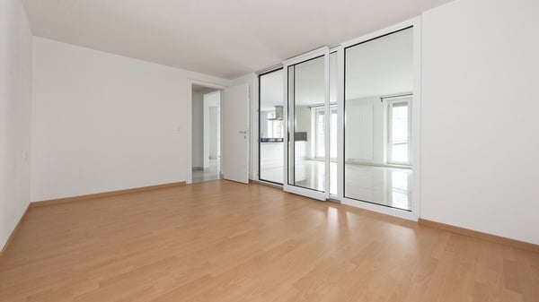 GEMÜTLICHE 4.5 ZIMMERWOHNUNG IN GRABS 6