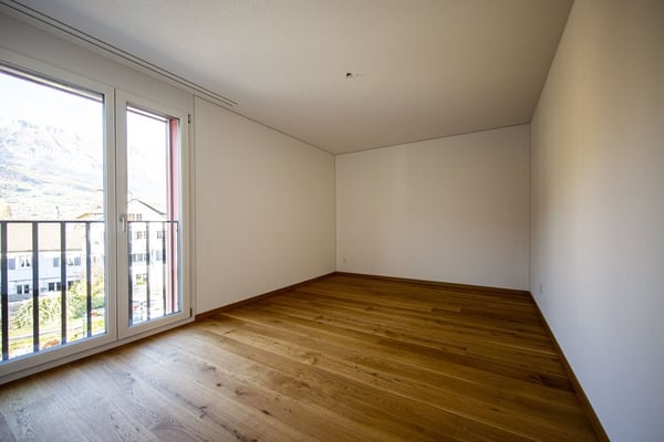 GROSSZÜGIGE 3.5 ZIMMER WOHNUNG IN GRABS 5
