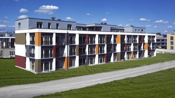 VIELSEITIG NUTZBARER BASTELRAUM IN STAUFEN 18