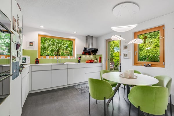 Ruhig gelegenes 4.5 Zimmer Doppeleinfamilienhaus mit Ausbaupotenzial! 3