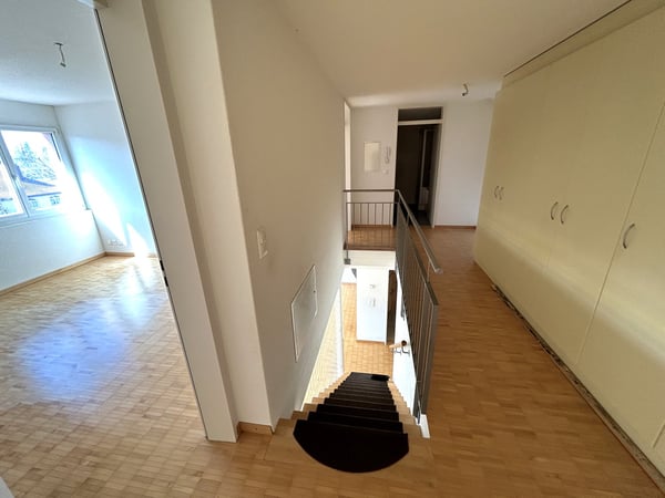 Charmante 1.5-Zimmer-Maisonette-Wohnung inkl. Mitbenutzung Pool an zentraler Lage 1