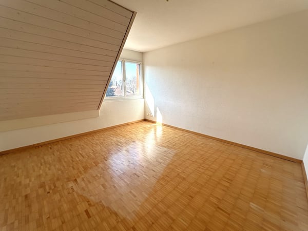 Charmante 1.5-Zimmer-Maisonette-Wohnung inkl. Mitbenutzung Pool an zentraler Lage 13