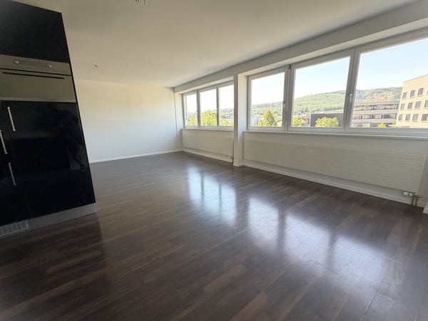Helle 4.5-Zimmer-Wohnung mit Balkon, Lift und schöner Aussicht in Olten 3