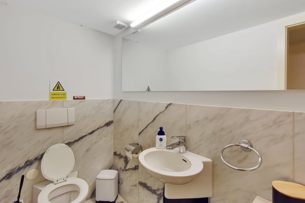 1.5 Zimmer-Gartenwohnung mit eigenem Wellness & grossem Garten 9