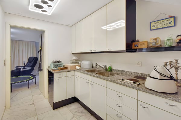 1.5 Zimmer-Gartenwohnung mit eigenem Wellness & grossem Garten 12