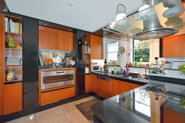 1.5 Zimmer-Gartenwohnung mit eigenem Wellness & grossem Garten 1