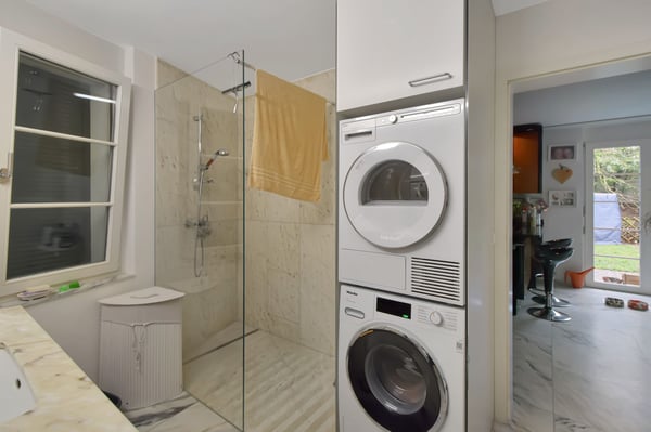 1.5 Zimmer-Gartenwohnung mit eigenem Wellness & grossem Garten 3