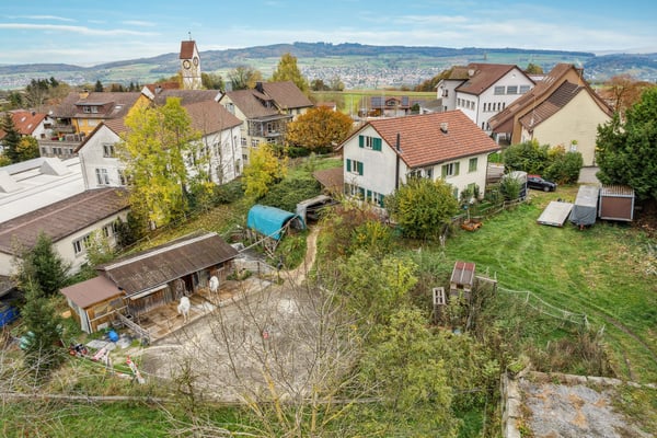 MFH mit 2 Einheiten mit Baupotenzial 10