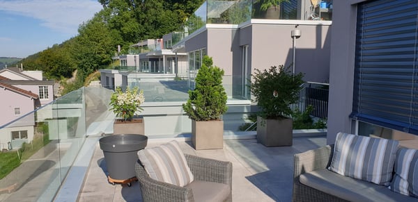 Weitblick von der grosszügigen Terrasse geniessen! 6