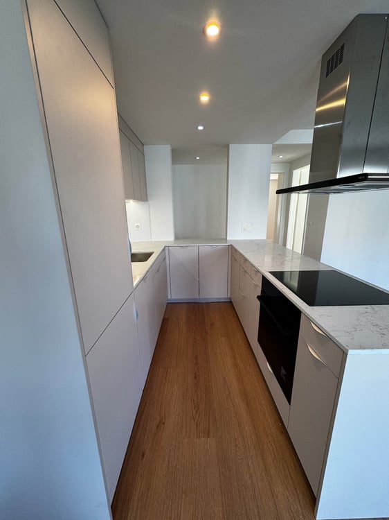 urbane neu renovierte 4 Zimmer Wohnung 4