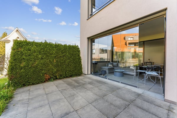 Stilvolle 2.5-Zimmer-Wohnung mit Wintergarten und privatem Gartensitzplatz 5