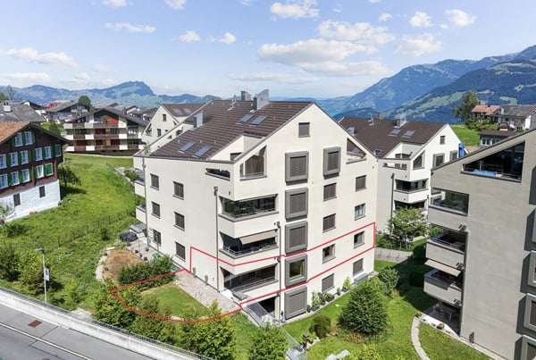 Modernes Wohnen im Herzen von Emmetten – attraktive 4.5-Zimmer-Wohnung mit Garten