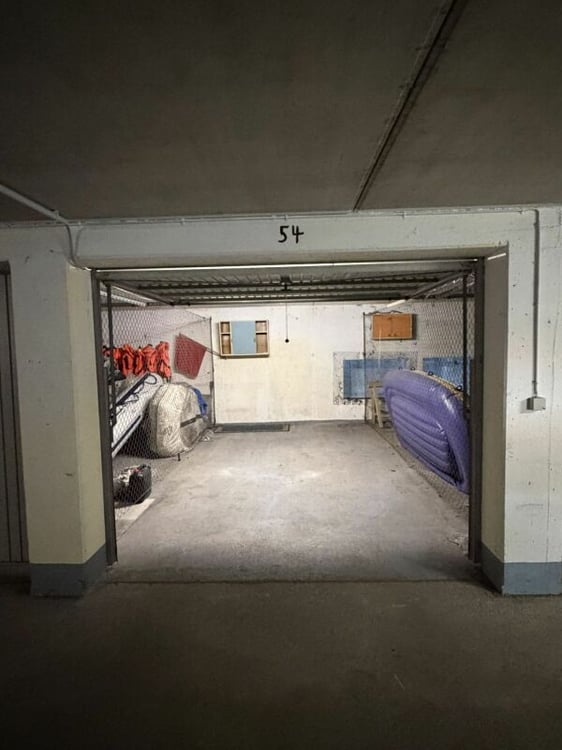 Einzelgaragen: Drei Einstellplätze zu verkaufen 2