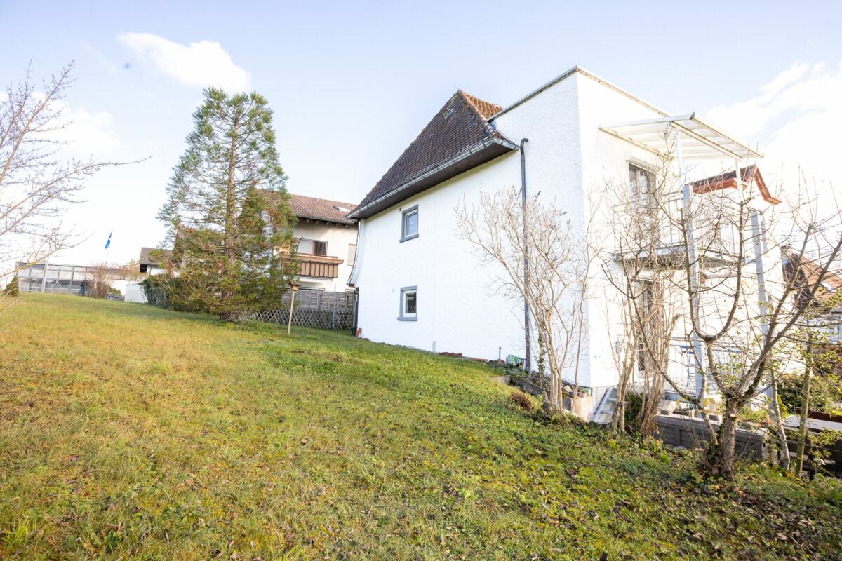 Viel Freiraum, Rheinsicht und Lebensqualität im einzigartig gelegenen Wohnhaus