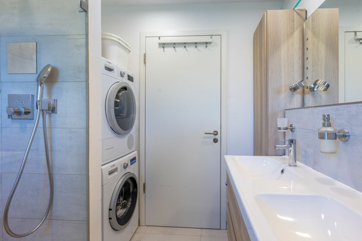Viel Freiraum, Rheinsicht und Lebensqualität im einzigartig gelegenen Wohnhaus