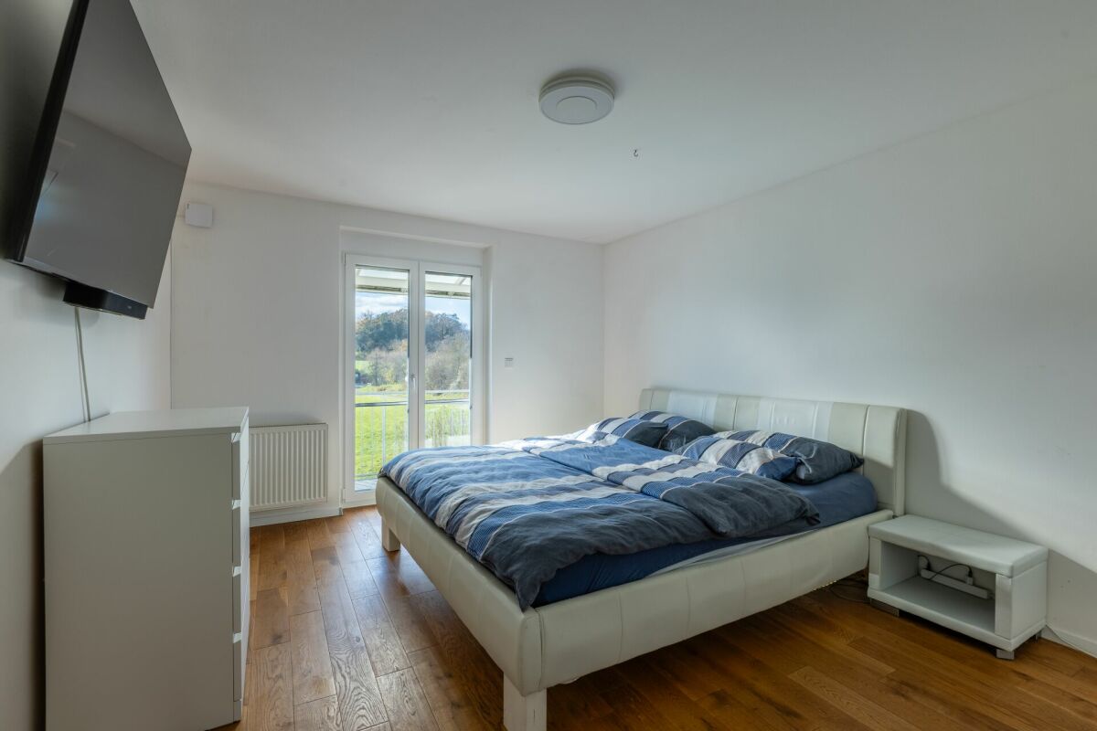 Viel Freiraum, Rheinsicht und Lebensqualität im einzigartig gelegenen Wohnhaus